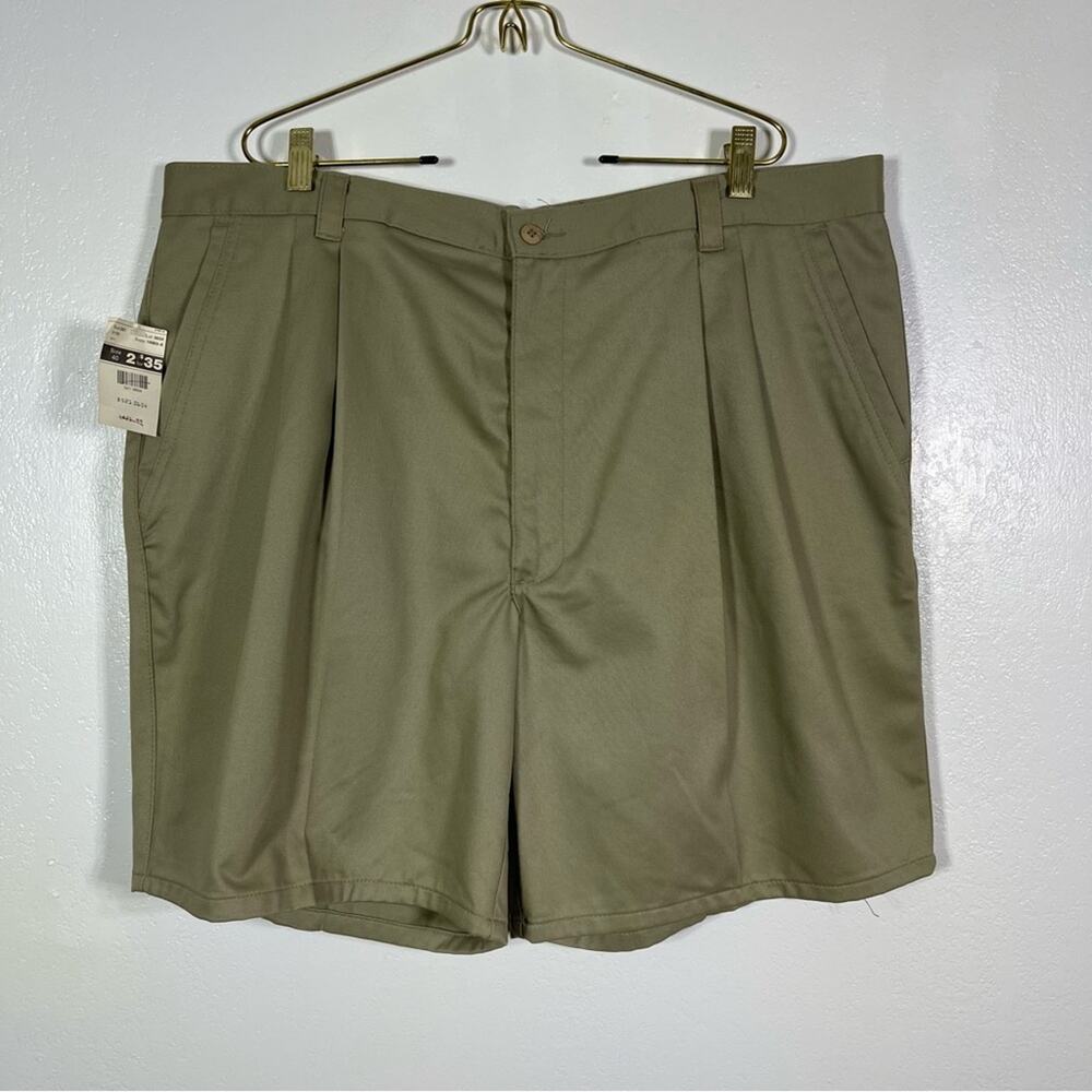NWT Bugle Boy Khaki Shorts. Size 40. Pleated front!